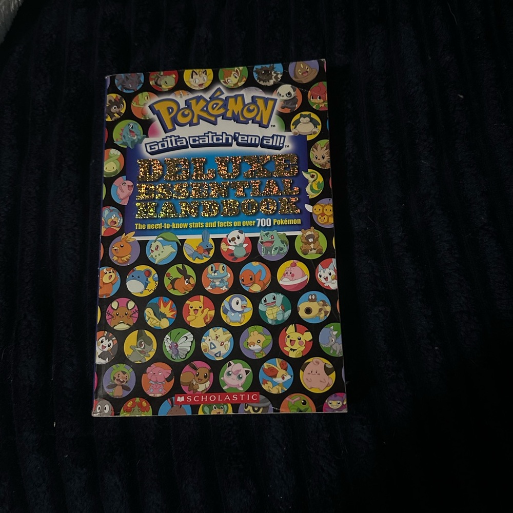 Pokemon Gotta Catch 'em all! Deluxe Essential Handbook Paperback Book